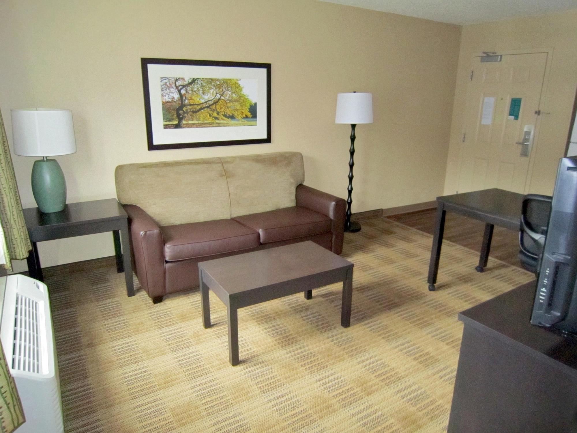 เอ็กซ์เทนด์ สเตย์ อเมริกา ดีทรอยต์ โนวี ออร์ชาร์ด ฮิลล์ เพลซ Hotel Northville ภายนอก รูปภาพ