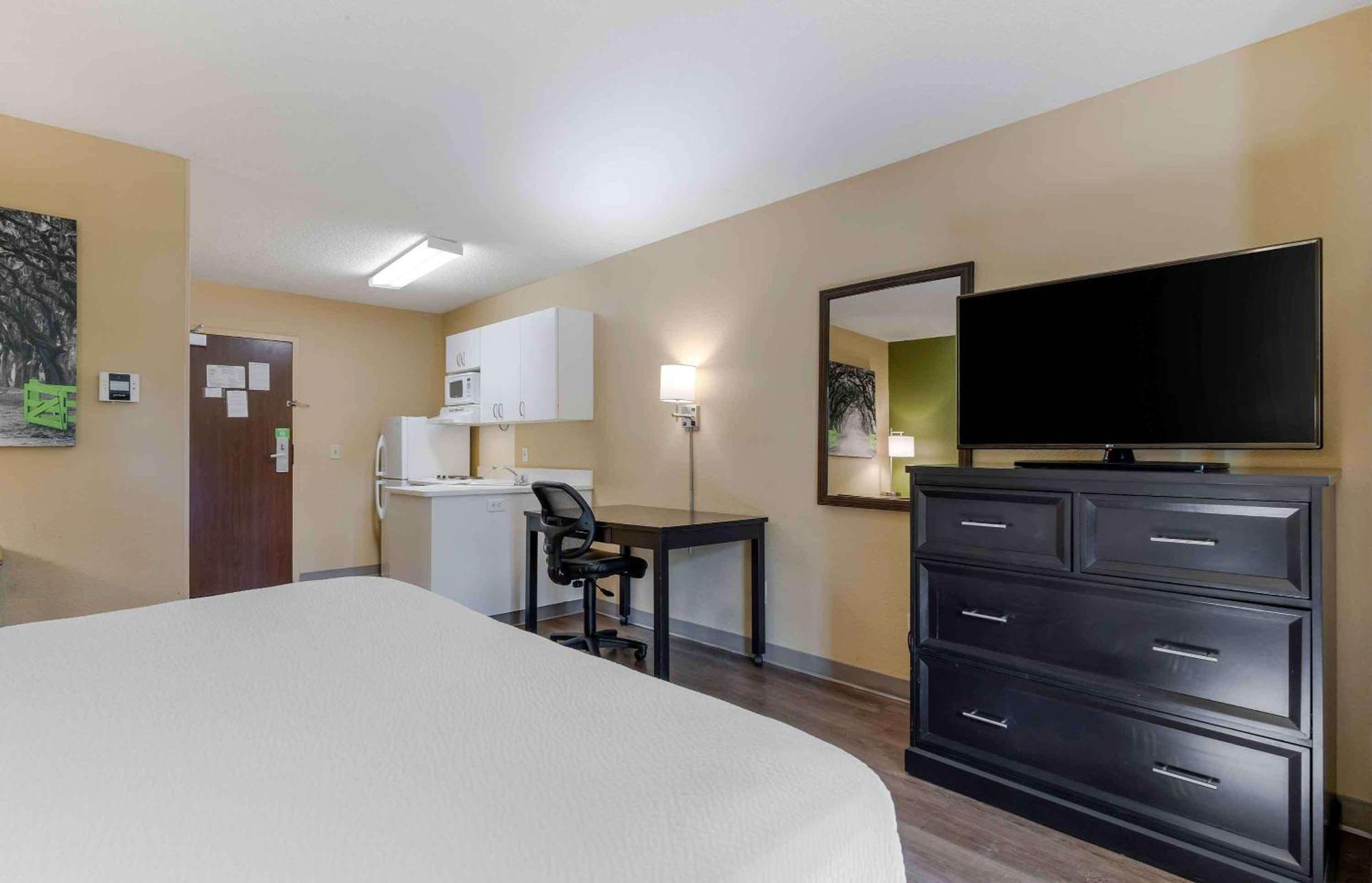 เอ็กซ์เทนด์ สเตย์ อเมริกา ดีทรอยต์ โนวี ออร์ชาร์ด ฮิลล์ เพลซ Hotel Northville ภายนอก รูปภาพ
