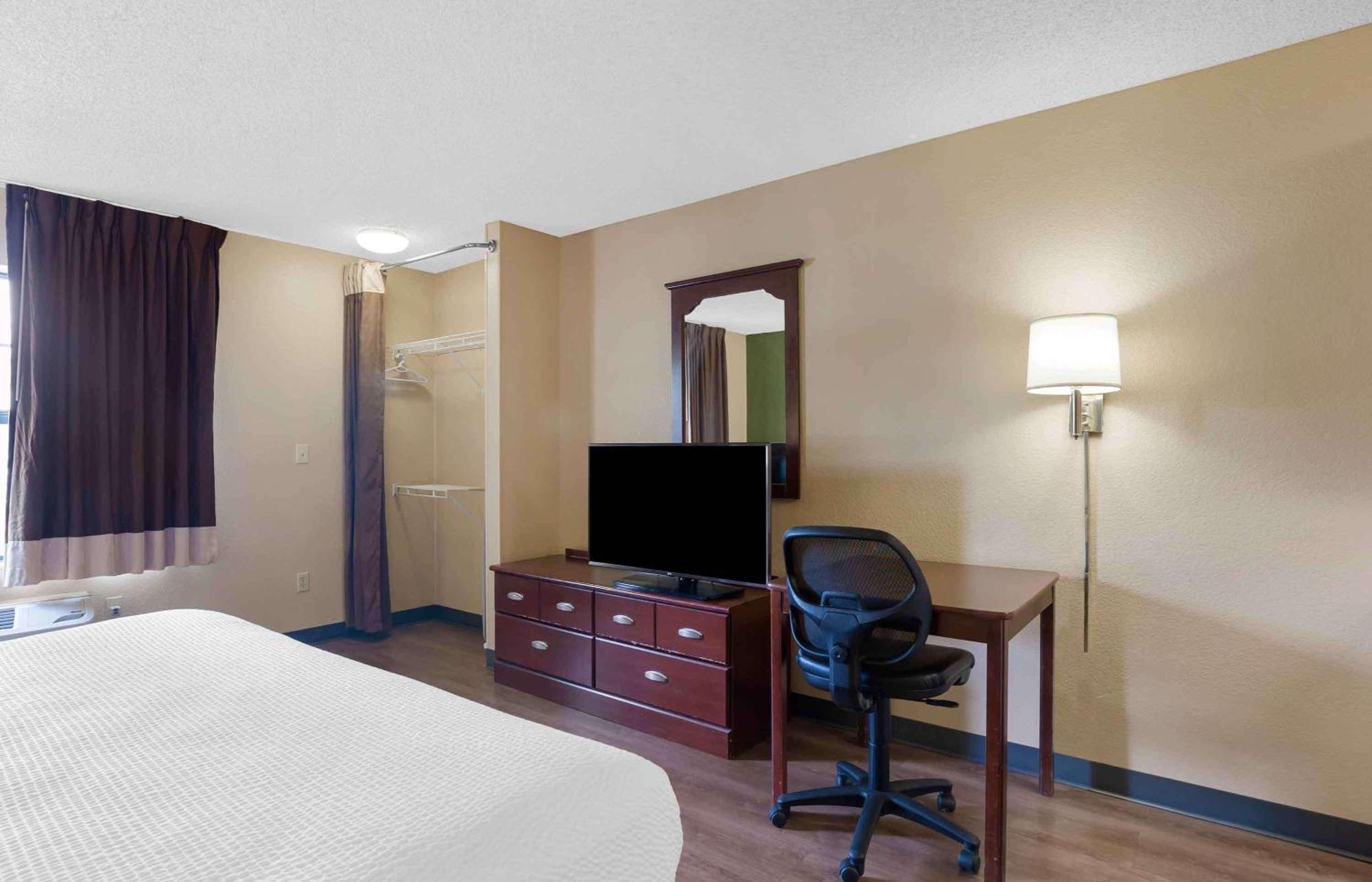 เอ็กซ์เทนด์ สเตย์ อเมริกา ดีทรอยต์ โนวี ออร์ชาร์ด ฮิลล์ เพลซ Hotel Northville ภายนอก รูปภาพ